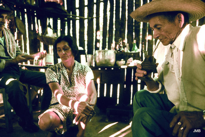 AÑO 1982 - COLOR - VIDA CAMPESINA EN PARAGUAY (JOSÉ MARÍA BLANCH)